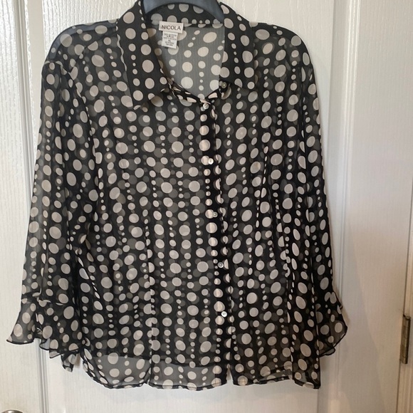 Like new Women’s Nicola sz XL polkadot button down three-quarter sleeve top - Picture 1 of 6